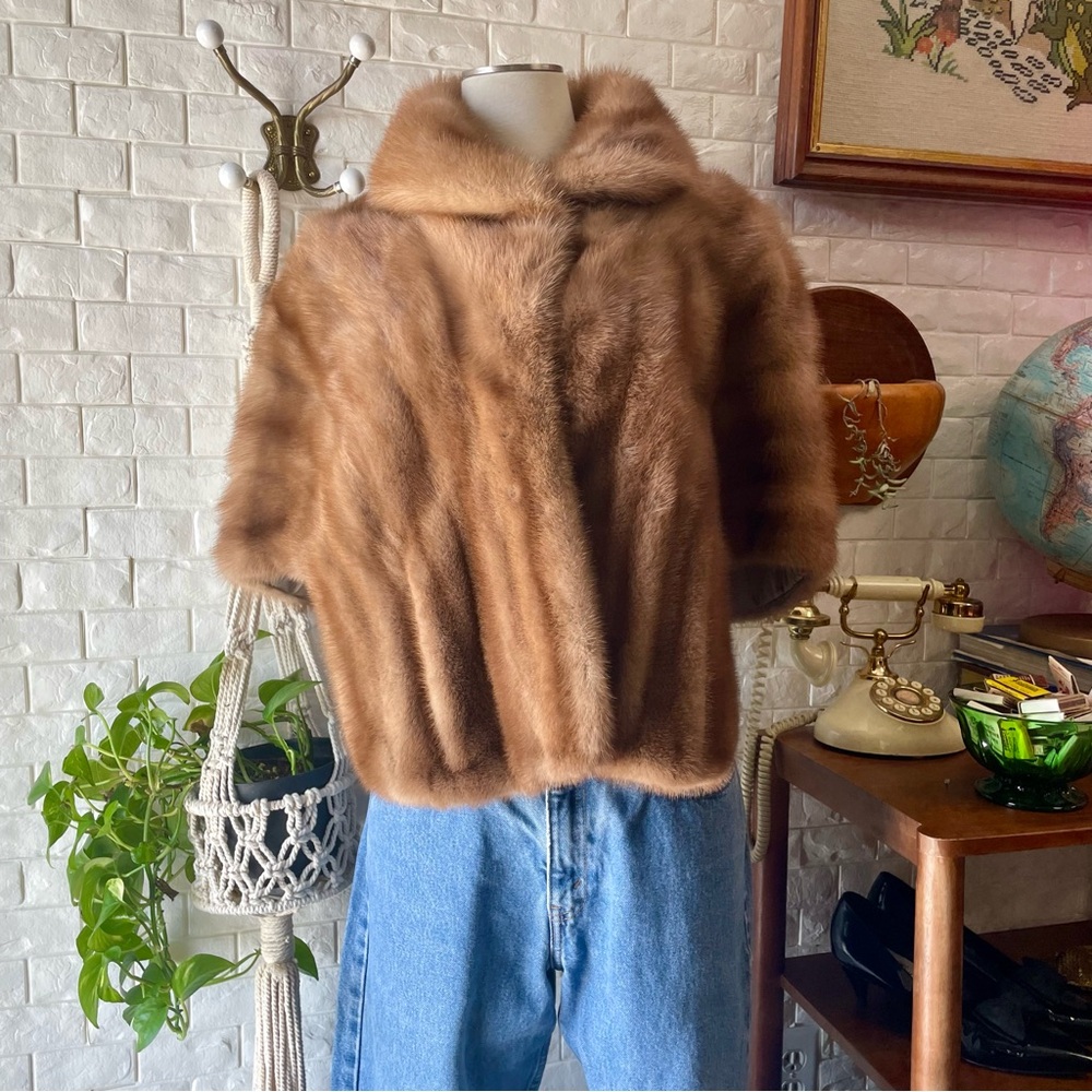 Vintage 1950s 1960s Stunning Fur Mink Stole with Dramatic Collar Hidden Pockets